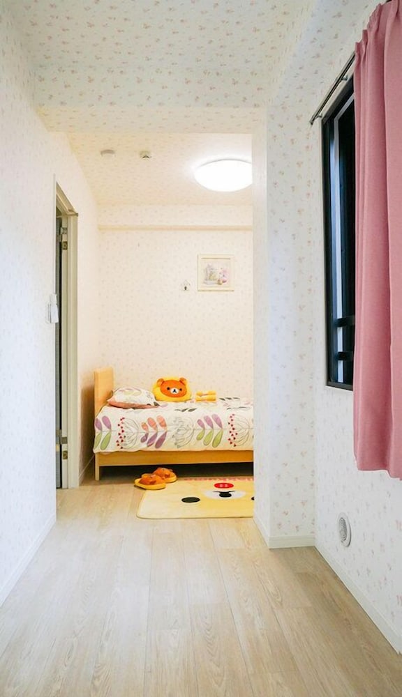 Breeze Shortstay Female Only