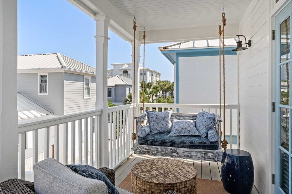 Steps to Rosemary Beach, Pool, Patio w/ Firepit The Salty Perch by Avantstay