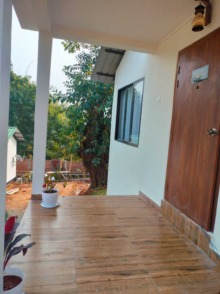 HIYAS RETREAT