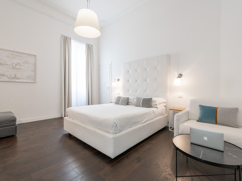 PLEY Cagliari Boutique Suites view 5