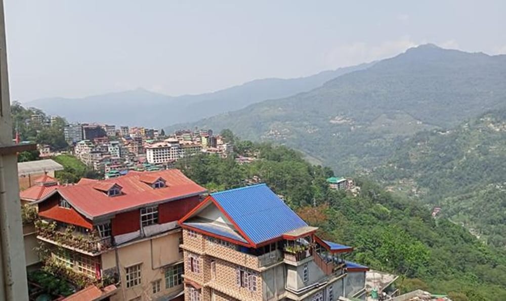 Fabhotel Prime Denzong Shiron view 2