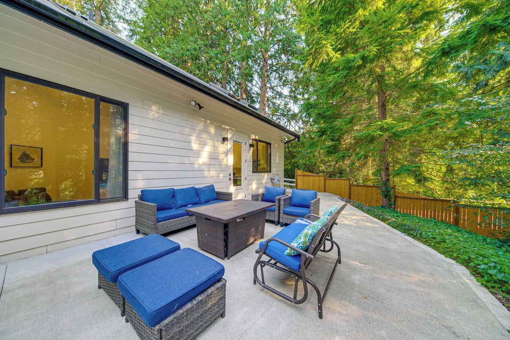 Wfh-friendly Gem w/ Creek: 4 Mi to Sammamish Trail