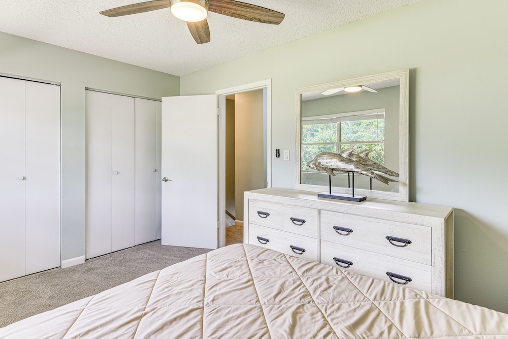 2 Mi to State Park: Dog-friendly Niceville Home