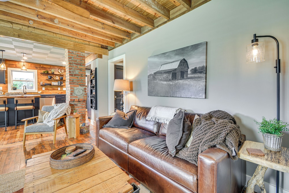 Cozy Cottage: Nature-filled Winston-salem Retreat!