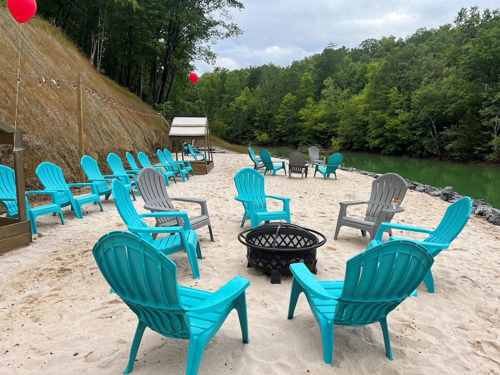 Canoe Cove