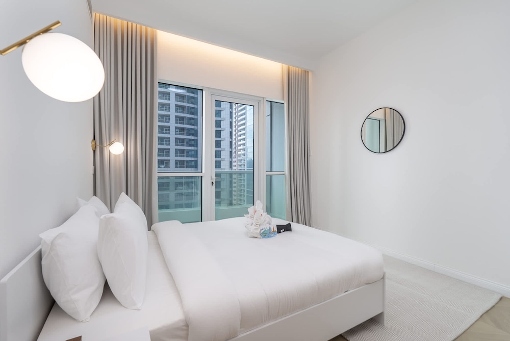 A Fabulous 1 Bedroom Apartment in Marina Pinnacle