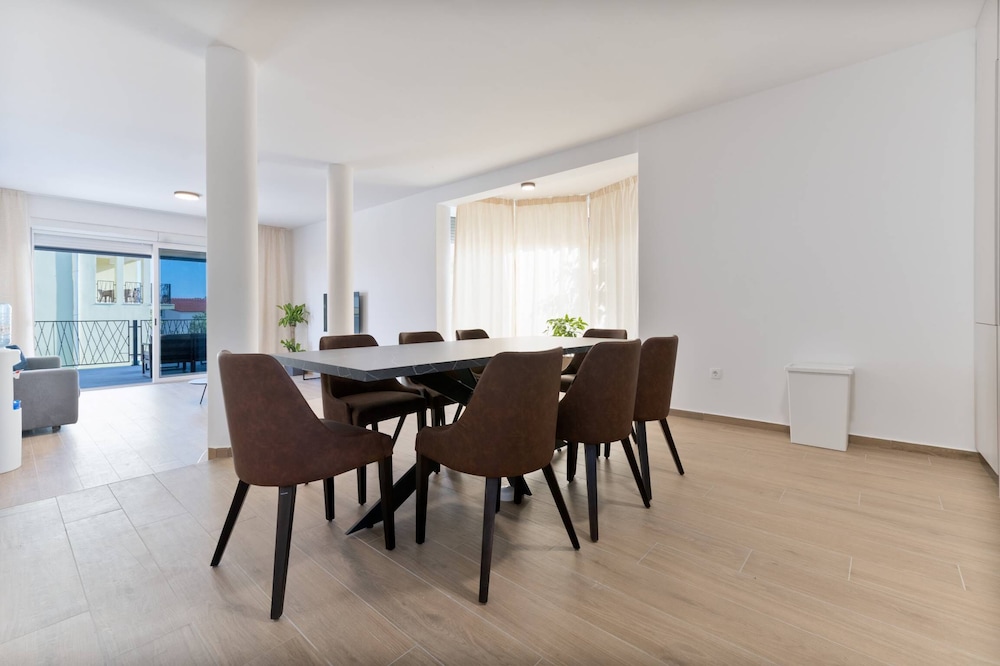 Luxury Living at Horizon Retreat