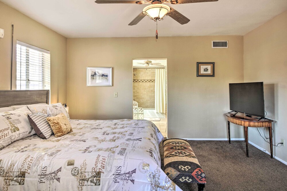 Tranquil Tucson Home w/ Yard - Walk to U of A