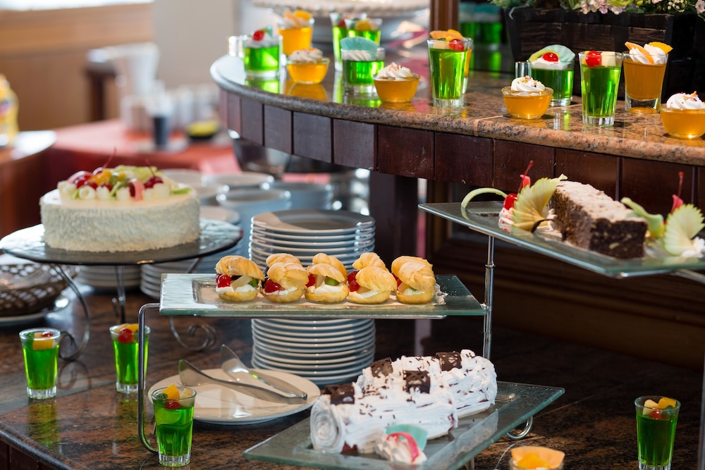 TK Palace Hotel & Convention - Image 4