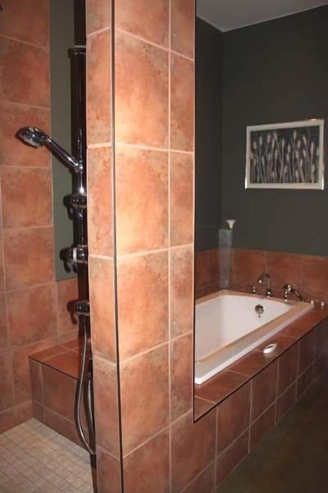 Crooked Tree Guest Suites