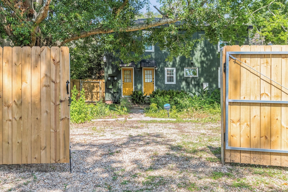 Garden District Duplex, photo 37