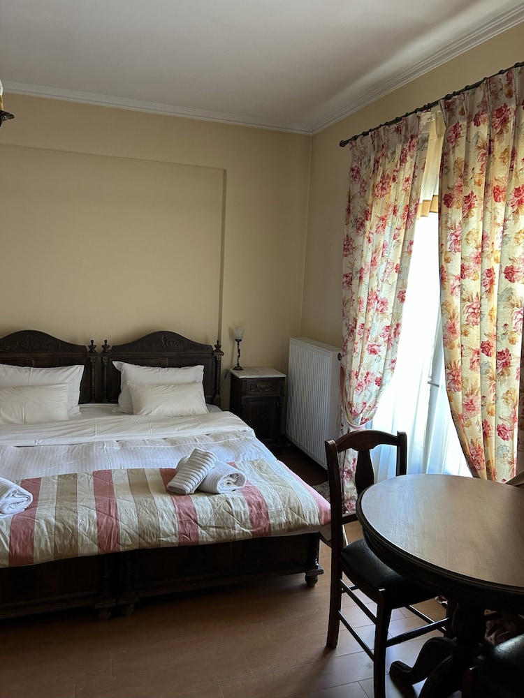 Aristarchos Lodge
