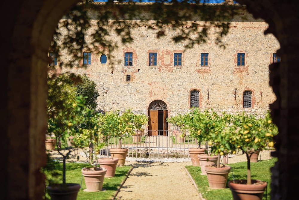 Sant'Anna in Camprena Agriturismo
