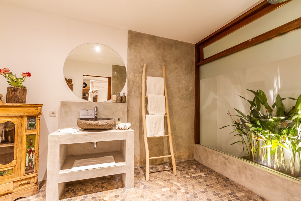 Villa Namu by Alfred in Bali - Family 5 BD Dream in Seminyak Oberoi Beach