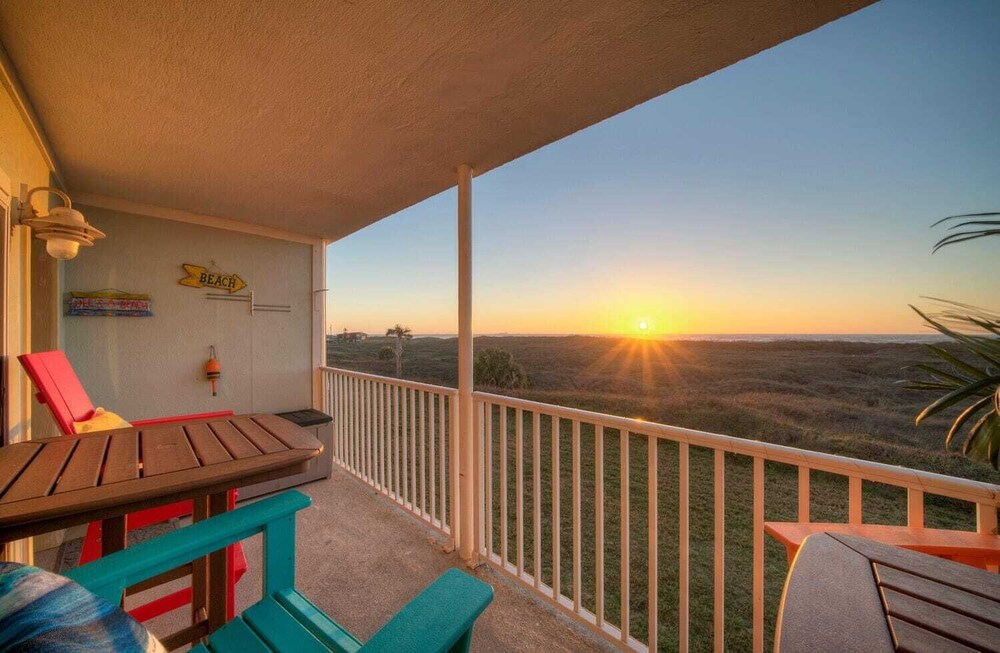Sleeps 18, 2 Condos Beach Access, Pool, Views, Tennis + Pickleball Courts