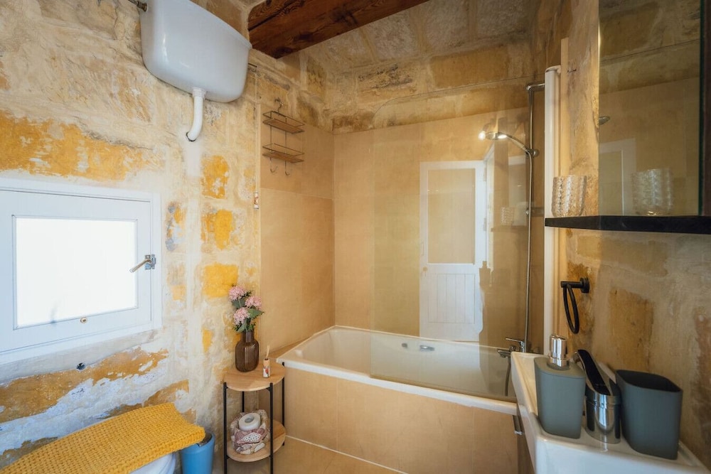 Traditional 500 Year old Gozitan Townhouse