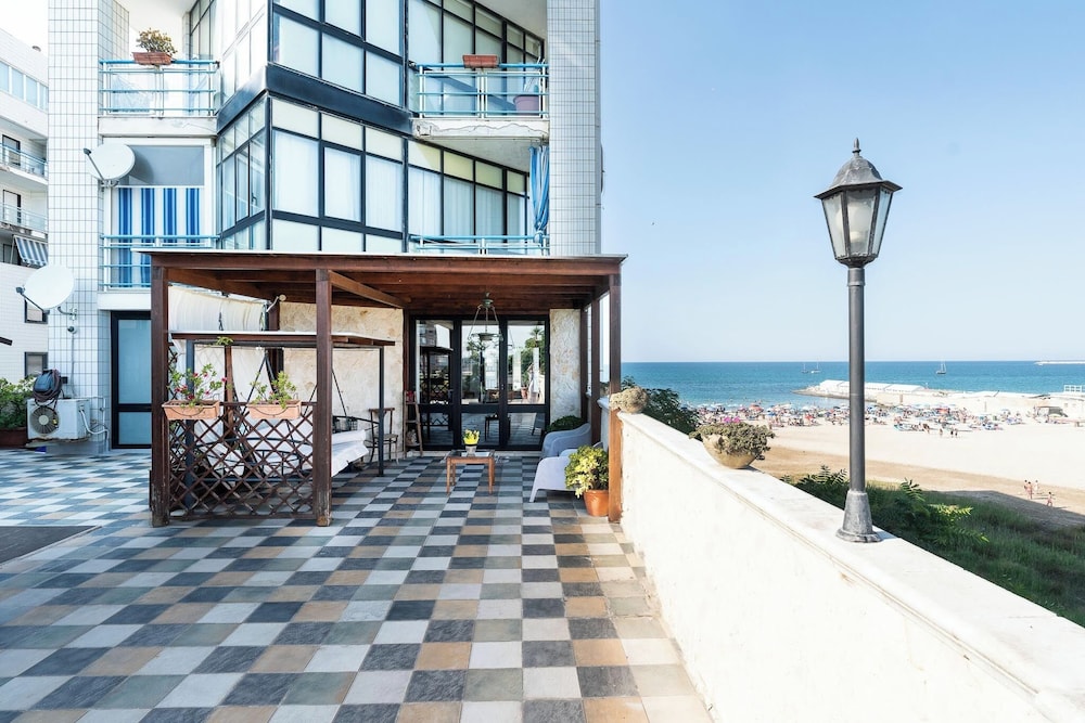 Lighthouse View Apartment by Wonderful Italy