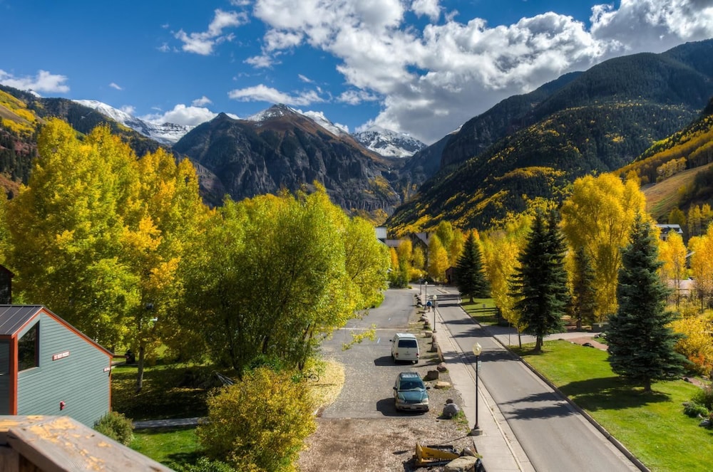 Lulu City 3F 2 Bedroom Condo By Accommodations in Telluride