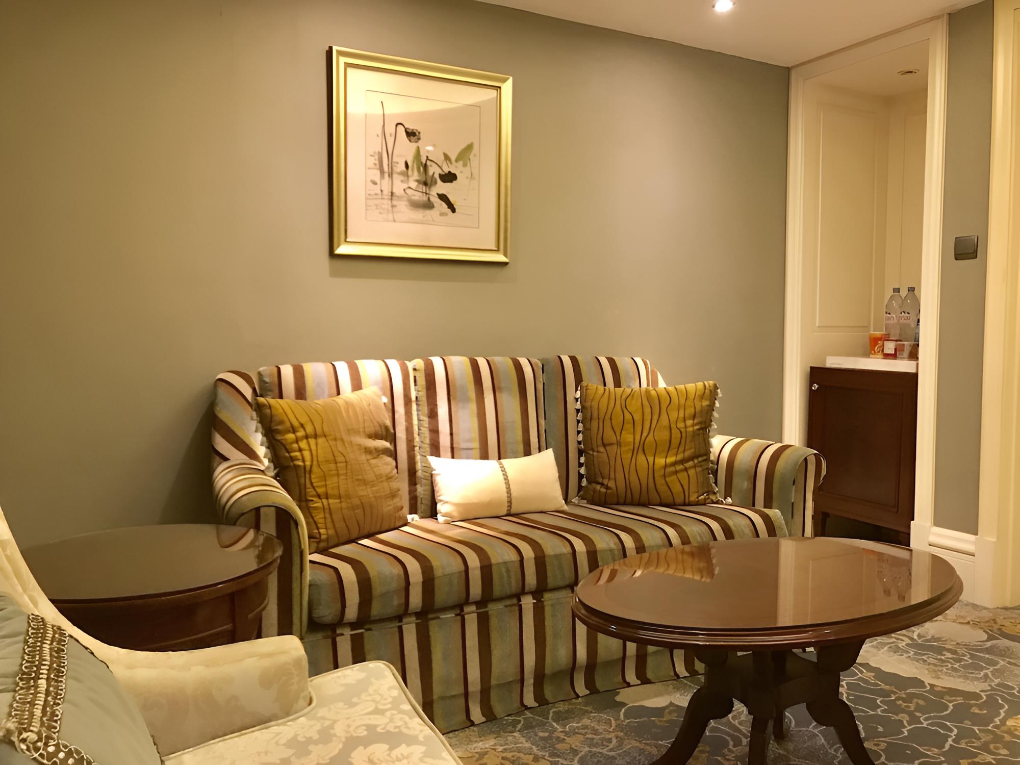 The Bund Riverside Hotel