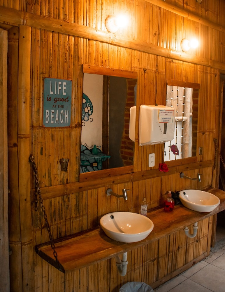 La Facha Hostel Restaurant Surf