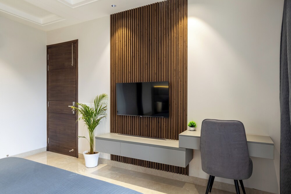 Housr Sector 56 Gurgaon Golf Course Road