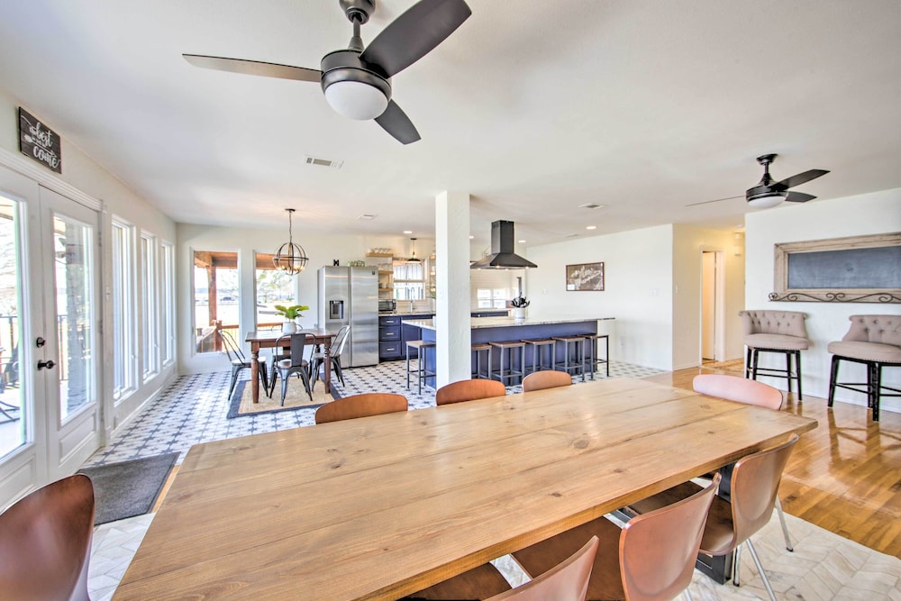 Spacious Cedar Creek Home w/ Boat Lift + Views! view 5