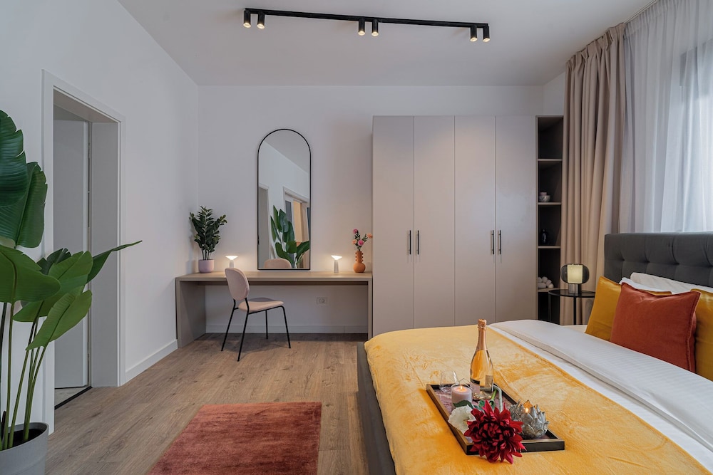 Contemporary 3-Bedroom Lofts - Modern Touches Meet Classic Elegance by Calea Victoriei