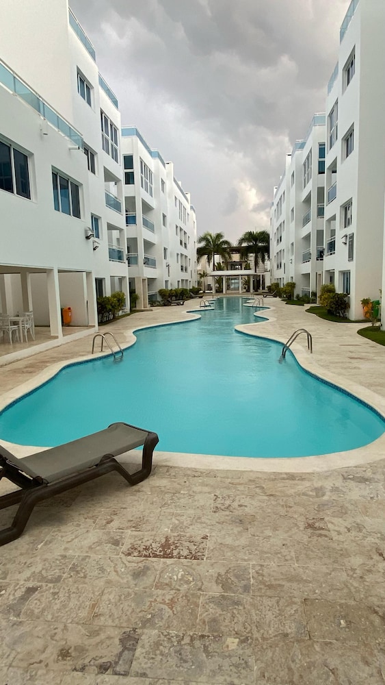Penthouse With Rooftop and Pool & Beach Access