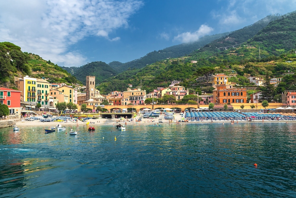 Monterosso Apartments