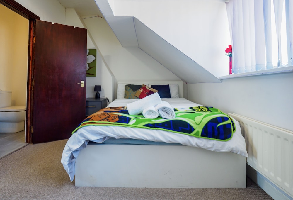 WoodHus Executive Double Room 6