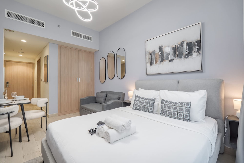 Elegant Studio With Garden in Meydan - Dubai