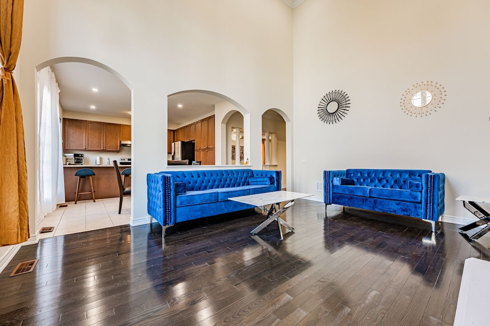 Lady Valentina Boutique Home - Property Image 10