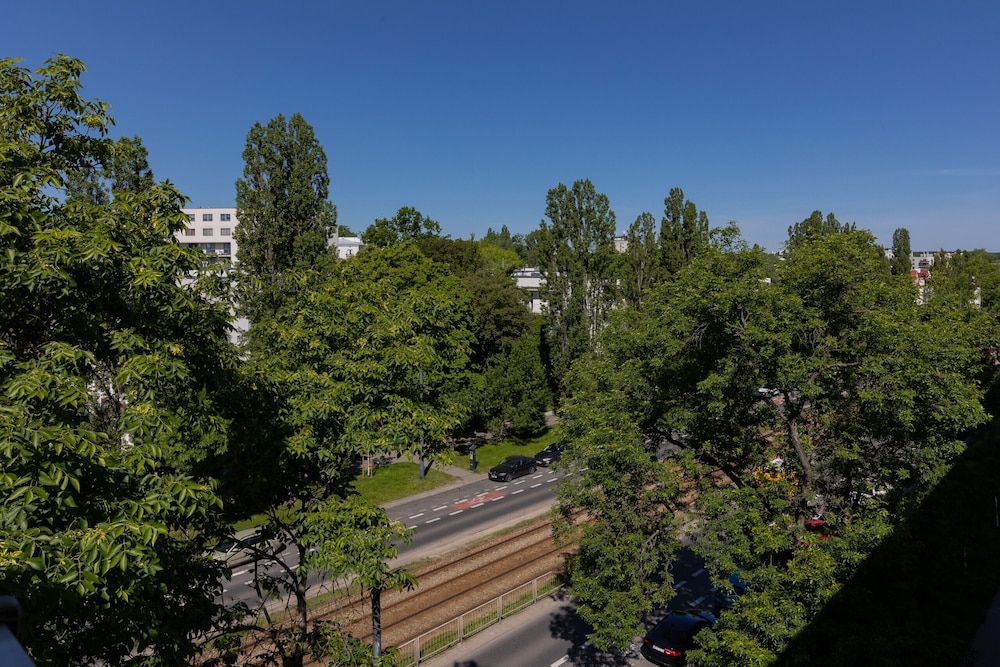 Warsaw Mickiewicza Apartment by Renters view 2