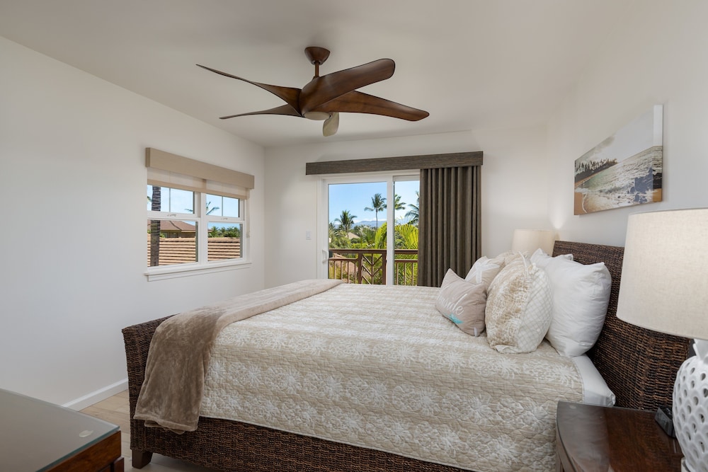 Beautiful Resort - AC - Walk to Beach & Restaurants - Vrkcv