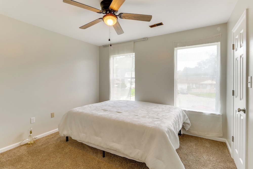 Spacious Home < 3 Mi to Hampton Coliseum!