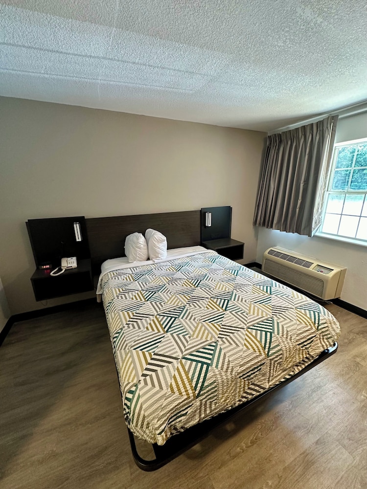 Studio 6 Columbus, GA – Columbus Airport view 5