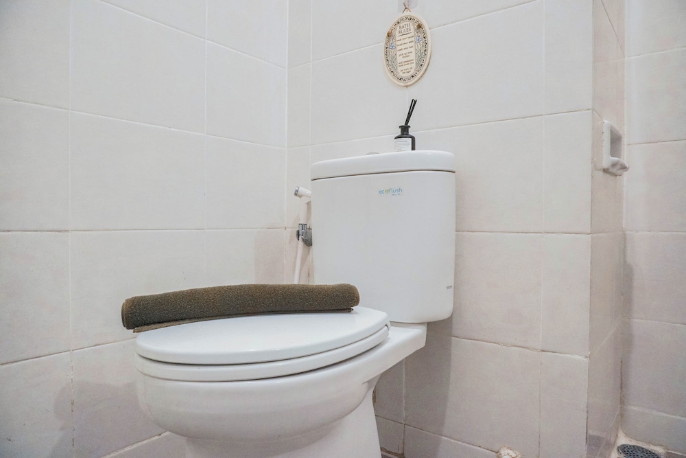 Spacious And Comfortable 2Br At Green Bay Condominium Apartment