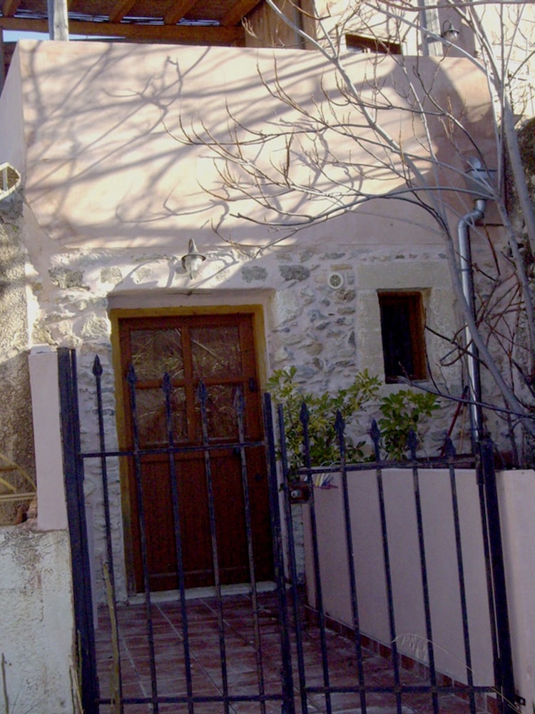 Ksa Sou Traditional Guesthouses