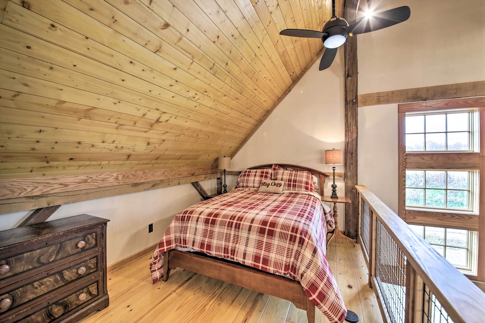 Bloomington Vacations - Bloomington Cabin: 4 Mi to Indiana University - Property Image 4