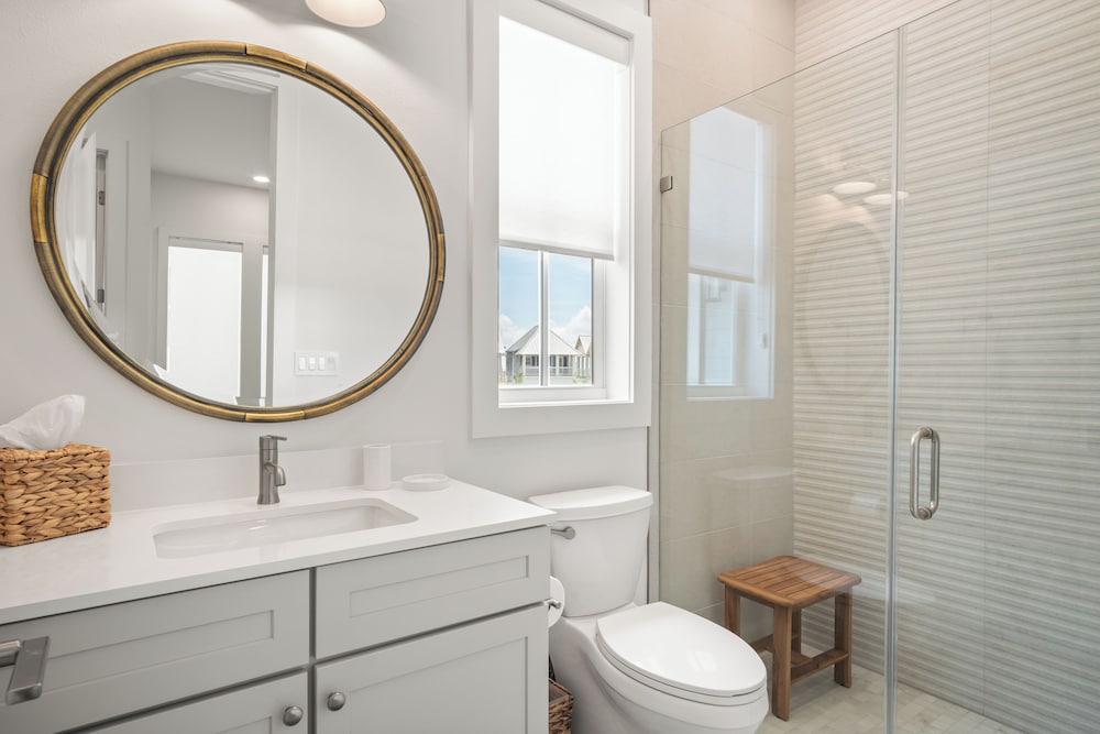 Serenity Shore 305 SOU