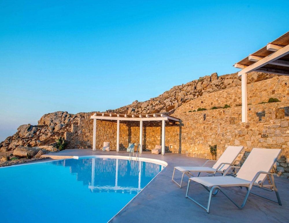 Elegant Villa With View