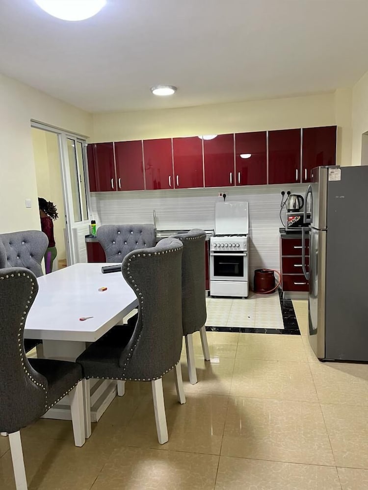 Lux Suites Mango Court Apartments
