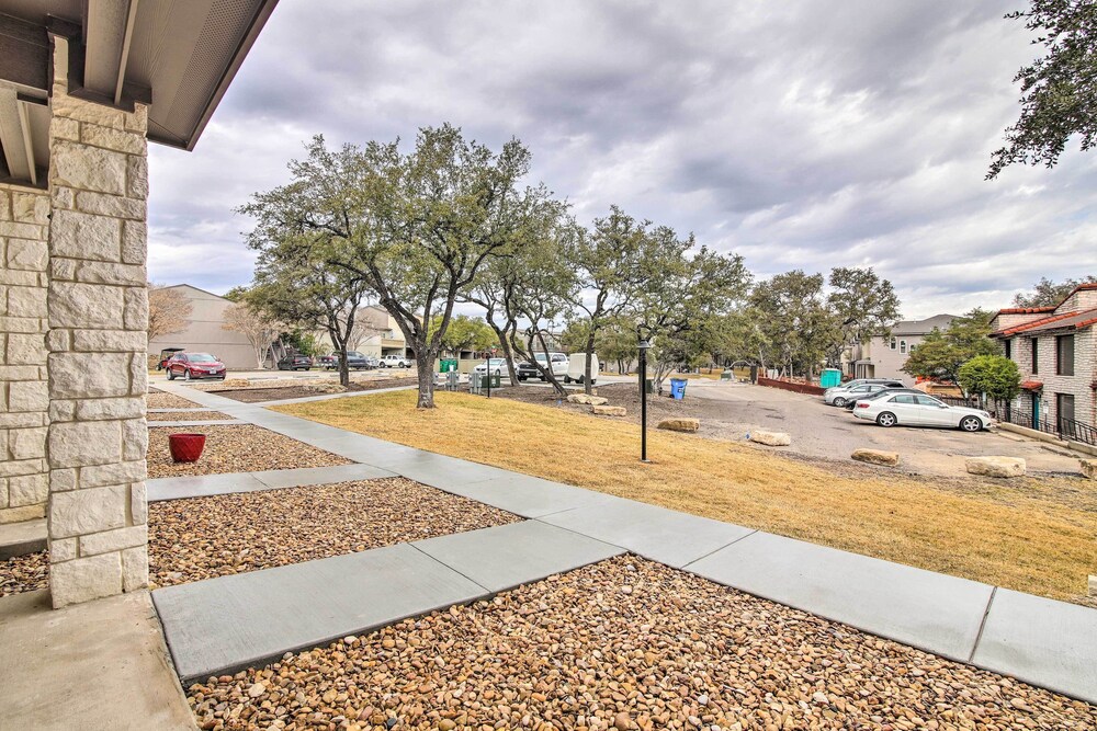 Lago Vista Townhome Near Lake Travis! - Property Image 9