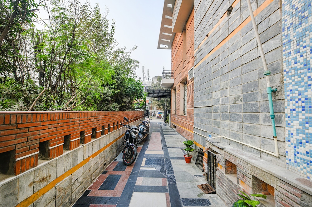 FabHotel The White Orchid
