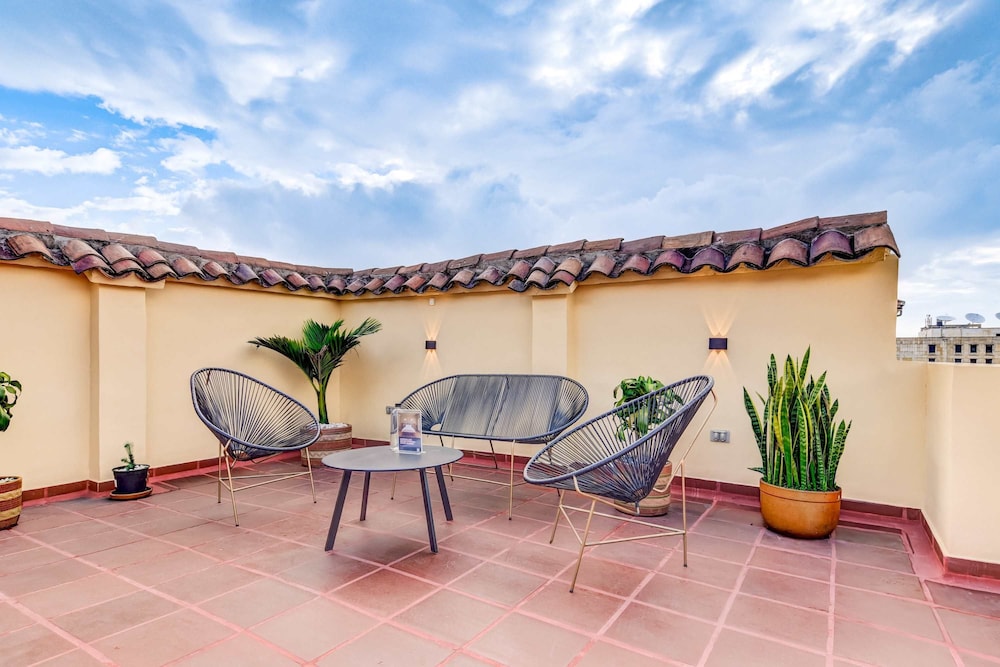 Chic 4BR Getaway in Vibrant La Candelaria