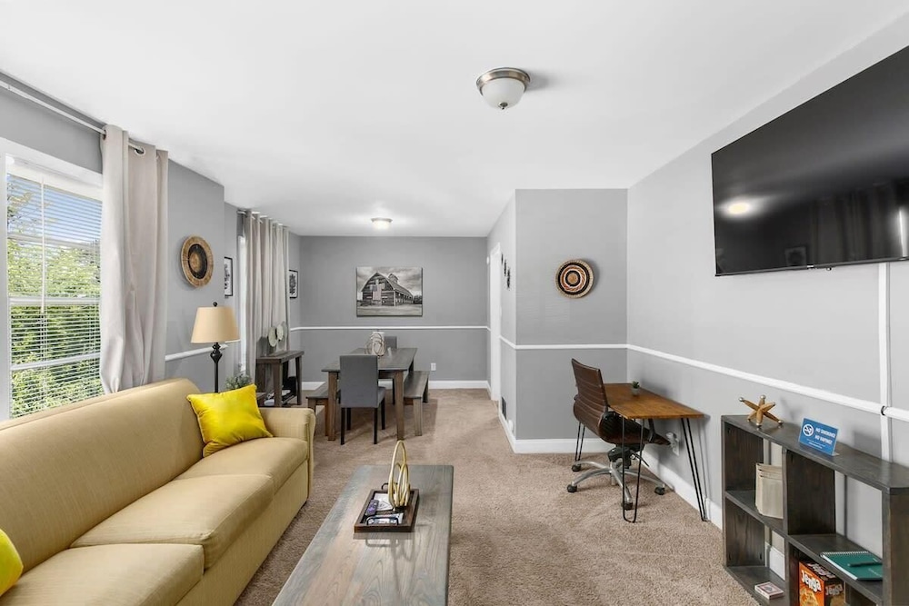 Broadmoor Bungalow - Both Units