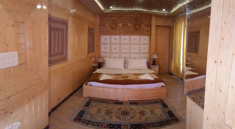 Nezer Homestay