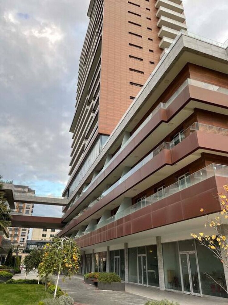 Modern 1 1 Apartment With Terrace - Core Living