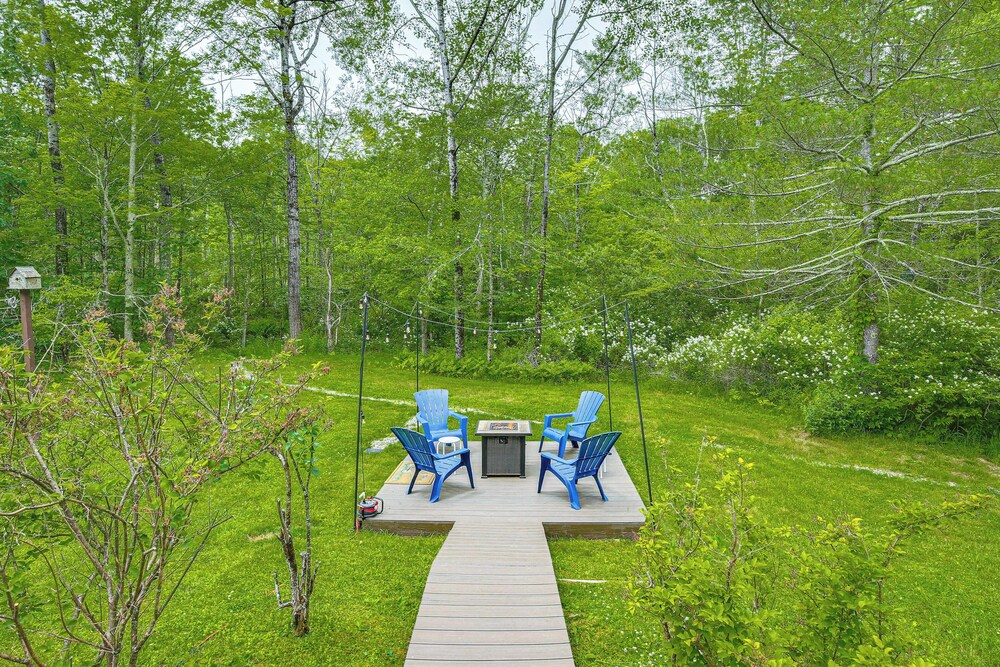 3 Mi to Kent Falls: Nature Escape w/ Deck & Garden