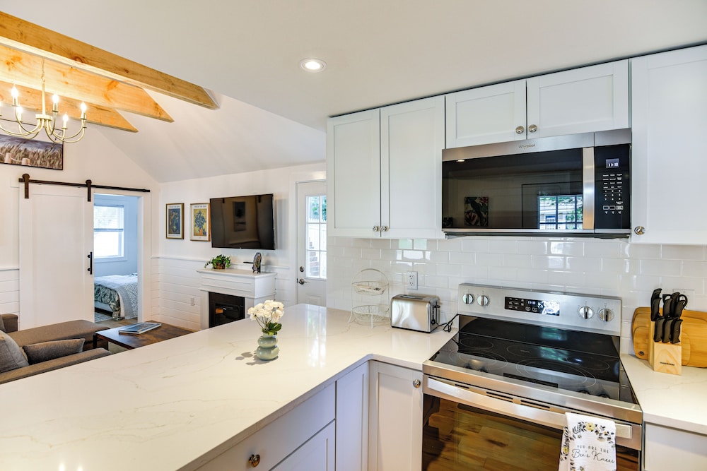 Walk to Main St: Osterville Village Gem w/ Patio